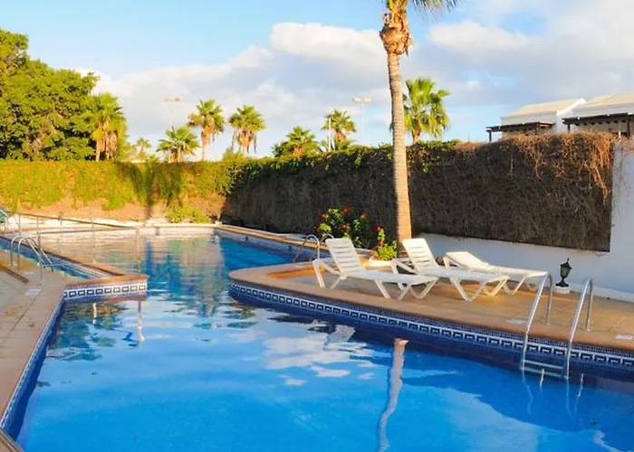 Aparthotel Costa Volcan & 2*