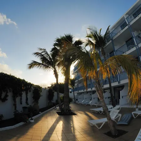 Costa Volcan & Aparthotel 2*